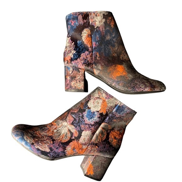 Zigi Soho Shoes - ZIGI SOHO Nydia Brocade Ankle Bootie Sz 6.5